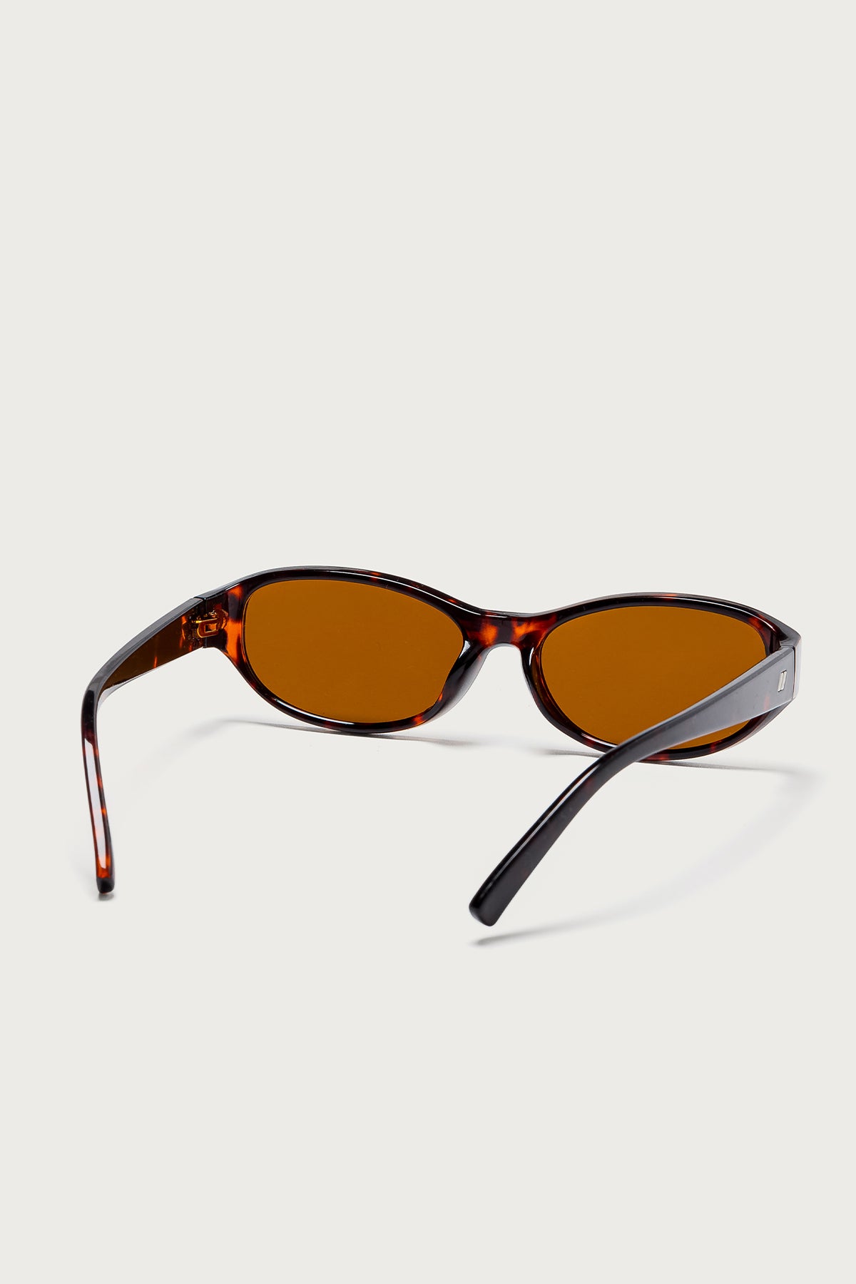 Lavinia Oval Sunglasses - Image 4
