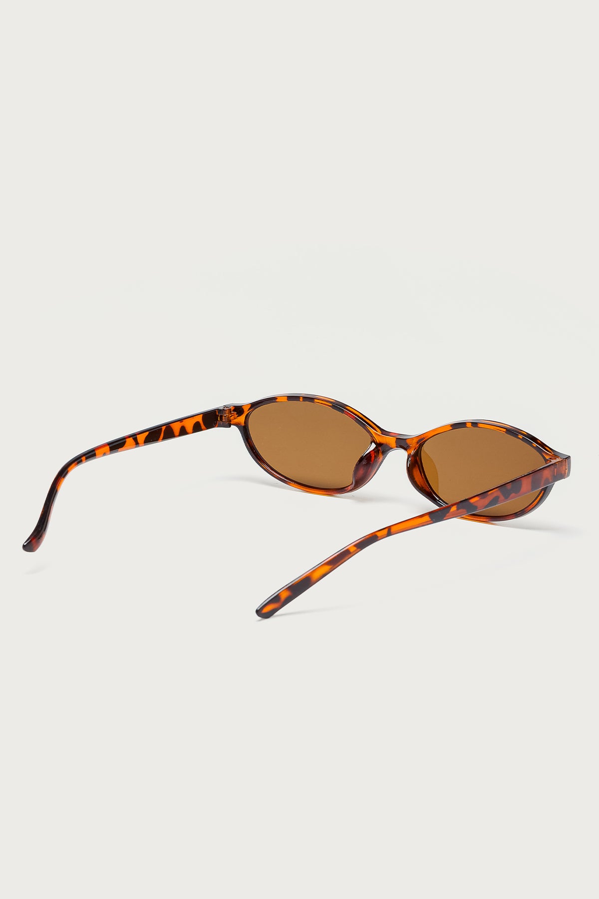 Lovisa Oval Sunglasses - Image 4