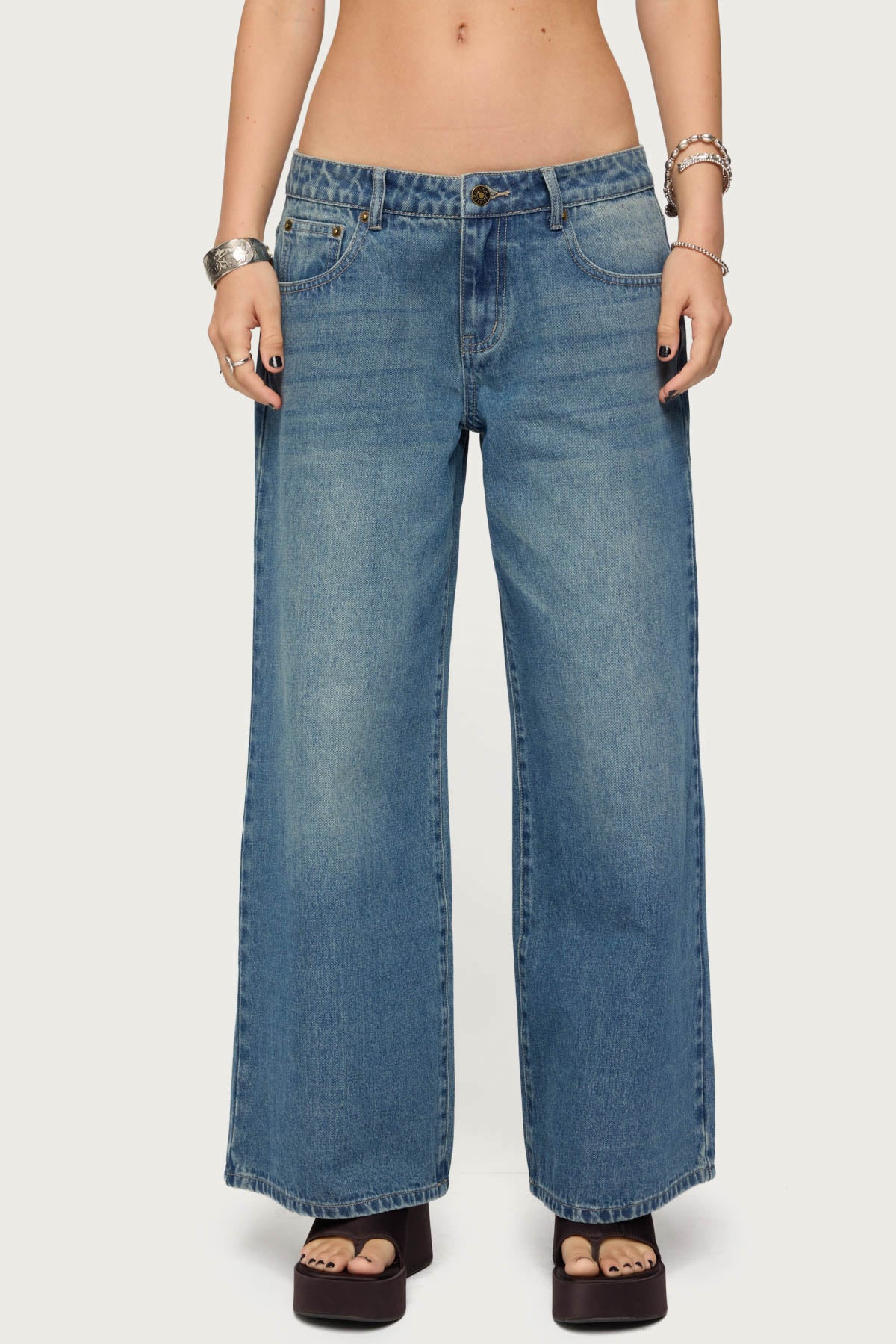 Petite Vyxen Vintage Washed Low Rise Baggy Jeans - Image 4