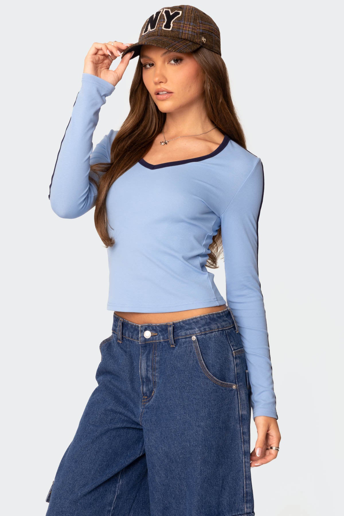 Contrast V Neck Long Sleeve T Shirt - Image 3